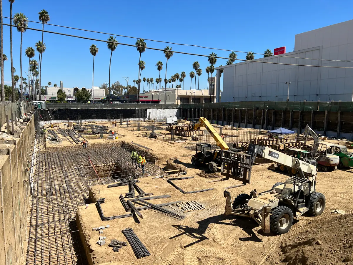 6569 VAN NUYS image 1