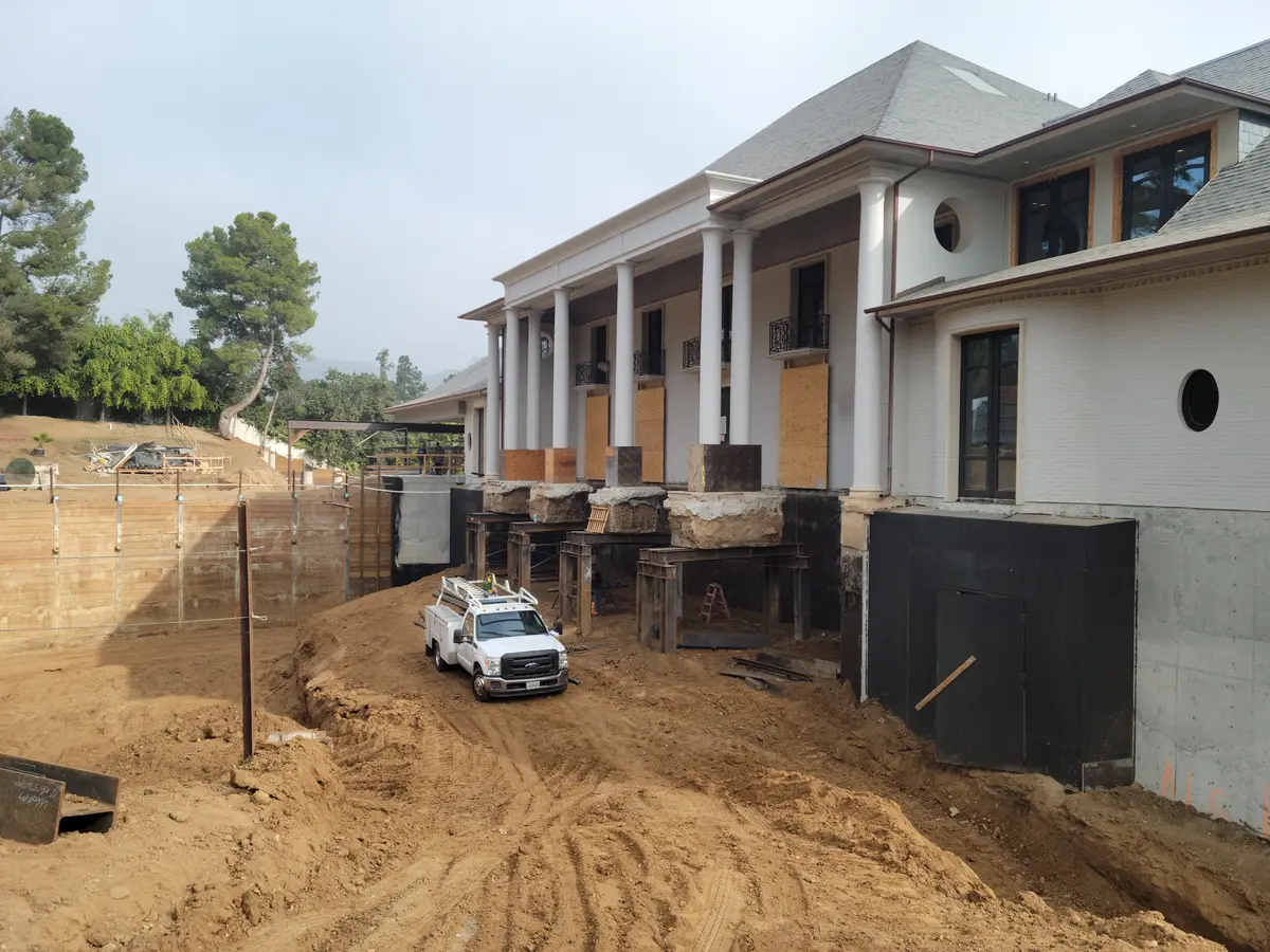 418 FARING image 1