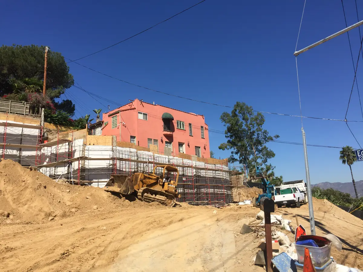 2211 GLENDALE image 1
