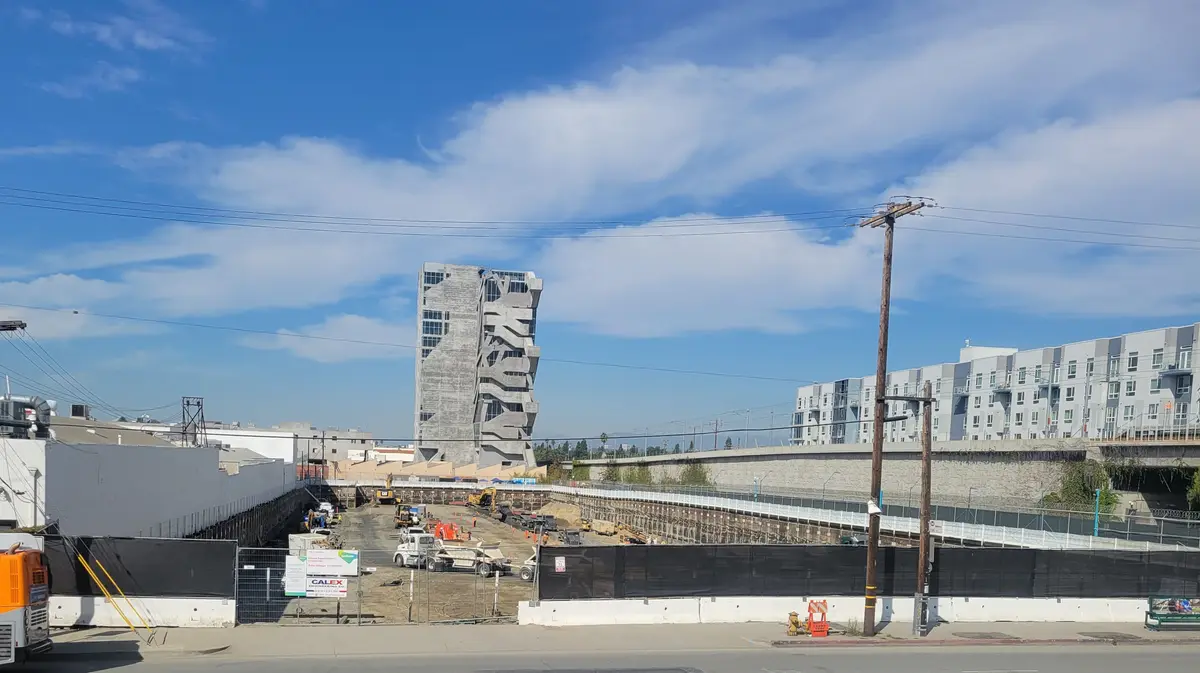 3401 LA CIENEGA image 1