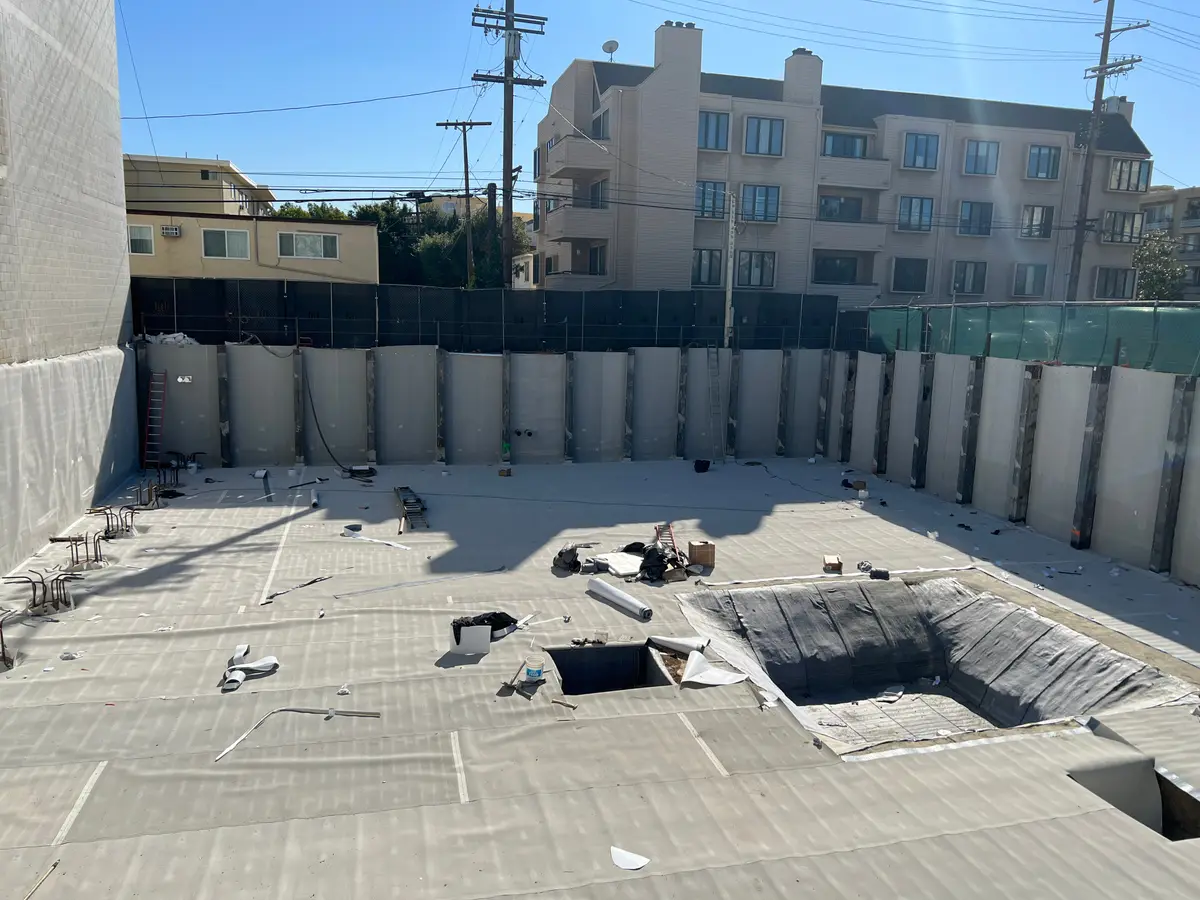 10642 SANTA MONICA image 1