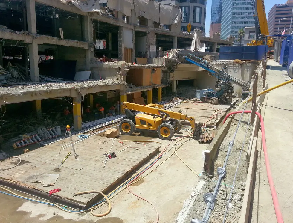 Wilshire Grand Center image 7
